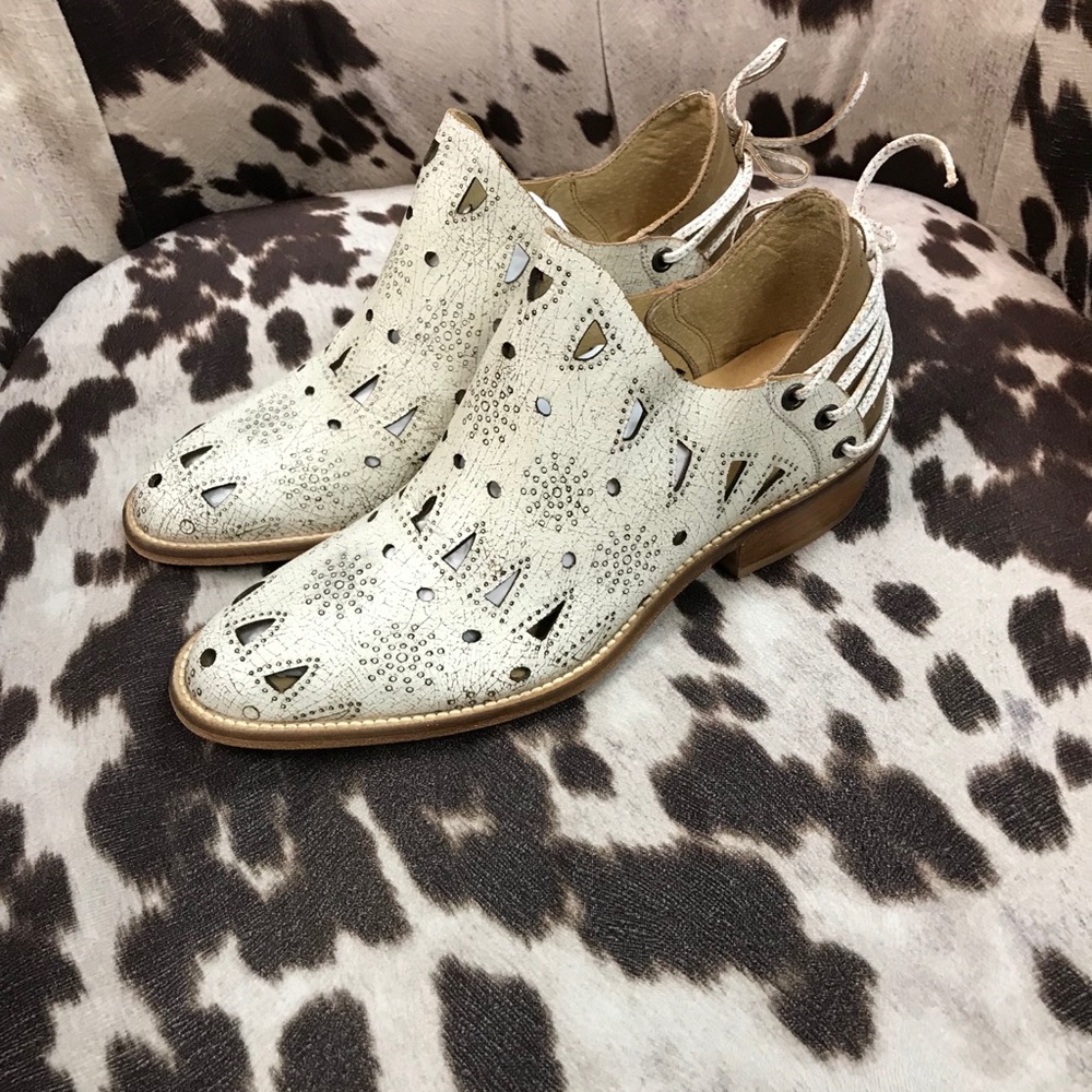 Italian leather slip on loafer NEW!